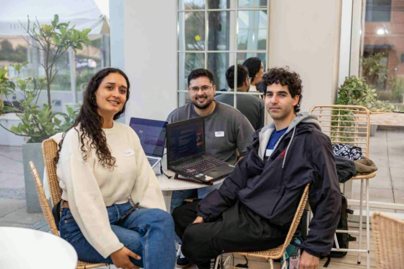 Participantes en una tarde de coworking PacificVibes en Concón